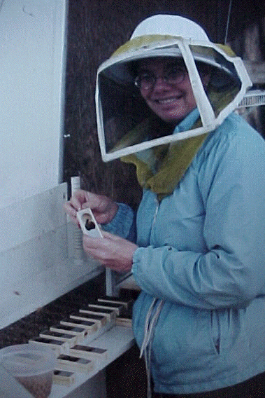 Suki filling queen cages